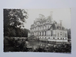 BEAUMESNIL   Le Chateau Classé Monument Historique - Beaumesnil