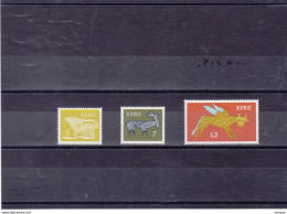 IRLANDE 1974 Série Courante  Yvert 300-302, Michel 298-300 NEUF** MNH Cote Yv 15 Euros - Unused Stamps