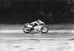 PILOTE MOTO HONDA EN COURSE PHOTO DE PRESSE ORIGINALE 24 X 18 CM J65 - Sports