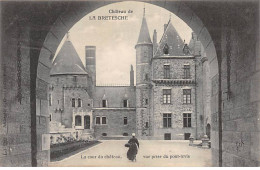 Château De LA BRETECHE - La Cour Du Château, Vue Prise Du Pont Levis - Très Bon état - Otros & Sin Clasificación