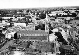 VASLES - L'Eglise Sainte Rédegonde - Le Vieux Château Et La Halle - Très Bon état - Otros & Sin Clasificación