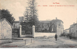 VAOUR - Avenue De Cahors Et Tour Du Château - Très Bon état - Vaour