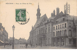 PERONNE - Place De L'Hôtel De Ville - Très Bon état - Peronne