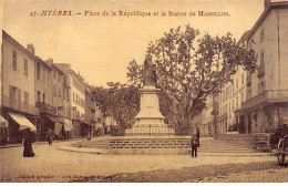 HYERES - Place De La République Et La Statue De Massillon - Très Bon état - Hyeres