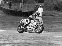 EDDIE LAWSON PILOTE MOTO  YAMAHA EN COURSE PHOTO DE PRESSE ORIGINALE 24 X 18 CM J71 - Sporten