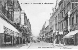 AVIGNON - La Rue De La République - Très Bon état - Avignon