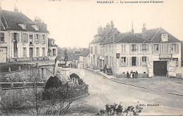 SEIGNELAY - Le Monument Et Route D'Auxerre - Très Bon état - Seignelay