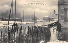 SEVRES - Crue De La Seine 1910 - La Rue Du Chemin De Fer - Ligne Des Moulineaux - Très Bon état - Sevres