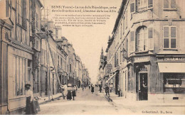 SENS - La Rue De La République - Très Bon état - Sens