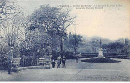 VANVES - Lycée Michelet - La Terrasse Du Petit Saint Idat Devant Le Pavillon Mansard - Très Bon état - Vanves