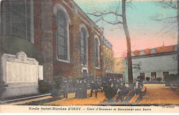 Ecole Saint Nicolas D'ISSY - Cour D'Honneur Et Monument Aux Morts - Très Bon état - Issy Les Moulineaux