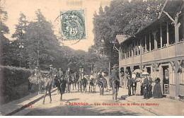 ROBINSON - Une Cavalcade Sur La Route De Malabry - Très Bon état - Le Plessis Robinson