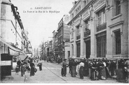 SAINT DENIS - La Poste Et La Rue De La République - Très Bon état - Saint Denis