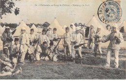 L'Infanterie Au CAMP DE CHALONS - Nettoyage Du Fusil - Très Bon état - Camp De Châlons - Mourmelon