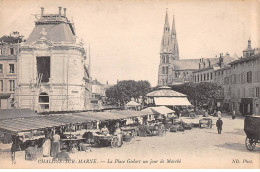 CHALONS SUR MARNE - La Place Godart Un Jour De Marché - Très Bon état - Châlons-sur-Marne