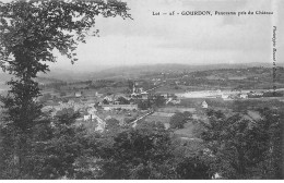 GOURDON - Panorama Pris Du Château - Très Bon état - Gourdon