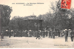 AUXERRE - La Musique Militaire Au Kiosque - Très Bon état - Auxerre