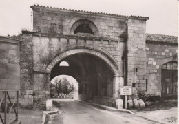 PONS LA VOUTE DE L'HOPITAL ENTREE D'UNE ANCIENNE LEPROSERIE CPSM 10X15 TBE - Pons