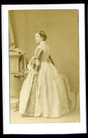 Disdéri Circa 1873/85 Photographie Albuminée - Femme Robe à Crinoline   -  CDV18B - Alte (vor 1900)