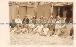 R126669 Old Postcard. People At The Beach. Sunbeam - World