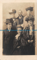 R126675 Old Postcard. Five Women And Man - World