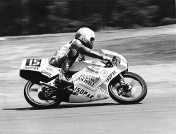 SILVIO GRASSETTI PILOTE MOTO  EN COURSE PHOTO DE PRESSE ORIGINALE 24 X 18 CM J103 - Sports