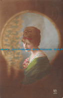 R127901 Old Postcard. Woman Portrait - Monde