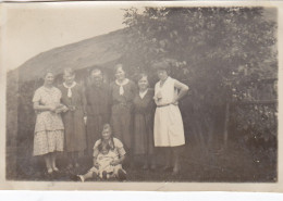 Altes  Foto Vintage. Familie-  Mädchen Mit Zöpfen Um  1935 (  B15  ) - Anonymous Persons