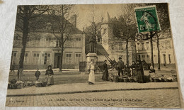 La Place De Wetz D Amain Et La Statue De L Abbé Halluin - Arras