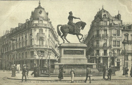 45  ORLEANS - LA PLACE DU MARTROI , STATUE DE JEANNE D' ARC (ref 23636) - Orleans