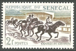 XW01-2649 Sénégal Course Chevaux Cheval Horse Pferd Paard Caballo Race Racing Sans Gomme - Sénégal (1960-...)