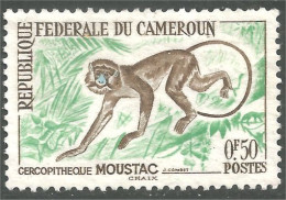 XW01-2630 Cameroun Singe Monkey Ape Scimmia Affe Moustac Sans Gomme - Autres & Non Classés