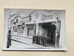 Pontivy : Entrée Des Garages Lambert & Dupré : Agence Renault , 10 Rue Du Général Quinivet  -----  Carte Photo - Pontivy