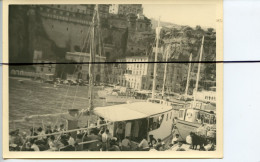 PHOTOGRAPHIE. ITALIE. Sorrente.  Bateaux , Port. Bateau  Saint Agnello . 27 Aout 1953 . - Lugares