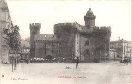 FR66 PERPIGNAN - Fau - Le Castillet - Soldats à Cheval - Animée - Belle - Perpignan