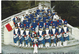 CARTE POSTALE MAJORETTES FANFARE LES MASSILLIA MARSEILLE 13 BOUCHES DU RHONE - Muziek