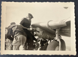 PHOTO ORIGINALE Avions Militaires  Mécaniciens Mauritanie 10 Cm X 7 Cm ( RefD21 ) - Aviación