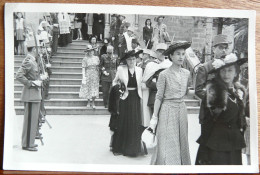 FEMMES D'OFFICIERS ELEGANTES A LA SORTIE DE LA MESSE TLEMCEN ORAN MAI 1948 - Afrique