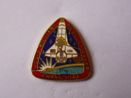 Pins CINQUIEME MISSION NAVETTE SPACIALE ATLANTIS - Space