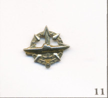 Pin’s Marine Nationale / Insigne Certificat Supérieur Sous Marinier (Petit Modèle). Taille : 19 X 18 Mm. T1008-11 - Schiffahrt