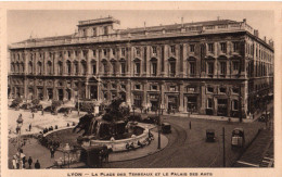 LYON ( 69 ) - La Place Des Terreaux Et Le Palais Des Arts - Other & Unclassified