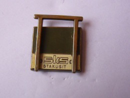 Pins SKS STAKUSIT COMMERCE BOIS ET MATERIAUX A DUISBURG ALLEMAGNE DOUBLE MOULE - Villes