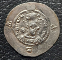 SASANIAN KINGS. Hormazd IV. 579-590 AD. Silver Drachm Year 7  Mint LD - Irán