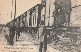 CPA (31) TOULOUSE La Guerre 1914 N° 5 Nos Troupes Noires "les Sénégalais" Noir Nègre Négritude Train Wagon - Toulouse