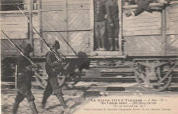 CPA (31) TOULOUSE La Guerre 1914 N° 1 Nos Troupes Noires "les Sénégalais" Noir Nègre Négritude Train Wagon - Toulouse