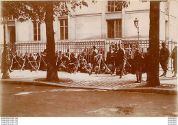 PARIS PHOTO ORIGINALE ISSUE D'UN ALBUM SUR LA GALERIE DES MACHINES ET ECOLE MILITAIRE 1902-1904  FORMAT 11 X 8 CM R4 - Guerra, Militares