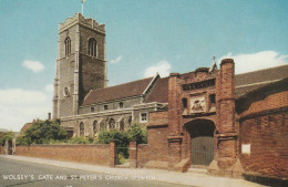 Postcard - Wolsey's Gate And St. Peter's Church, Ipswich - Card No.1436c  - Very Good - Non Classés