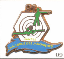 Pin’s Sport - Tir Sportif / Challenge 1991 Des Jamonières à Nantes  (44). Non Est. Zamac Base Cuivrée. T1010-09 - Tir à L'Arc