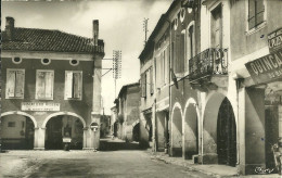 40  LABASTIDE D' ARMAGNAC - UN COIN DE LA PLACE ET RUE DE LA POSTE (ref 6875) - Autres & Non Classés