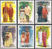 364910 MNH SURINAM 1988 TRAJES TRADICIONALES - Surinam